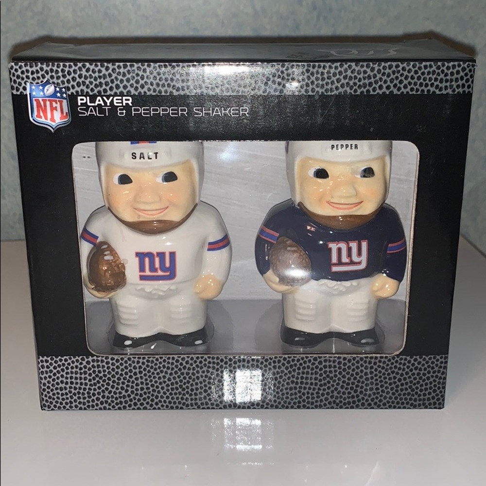 NY Giants Salt and Pepper Shakers